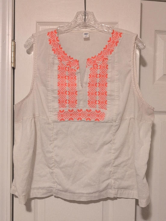 Old Navy Tops - Old Navy White Sleeveless Embroidered Tank with Coral Accent